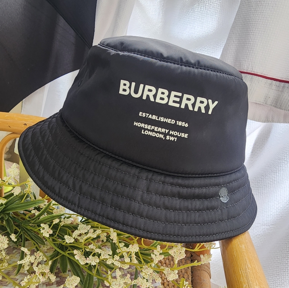 Authentic Burberry Black Bucket Hat with Logo M Size - Picture 4 of 14